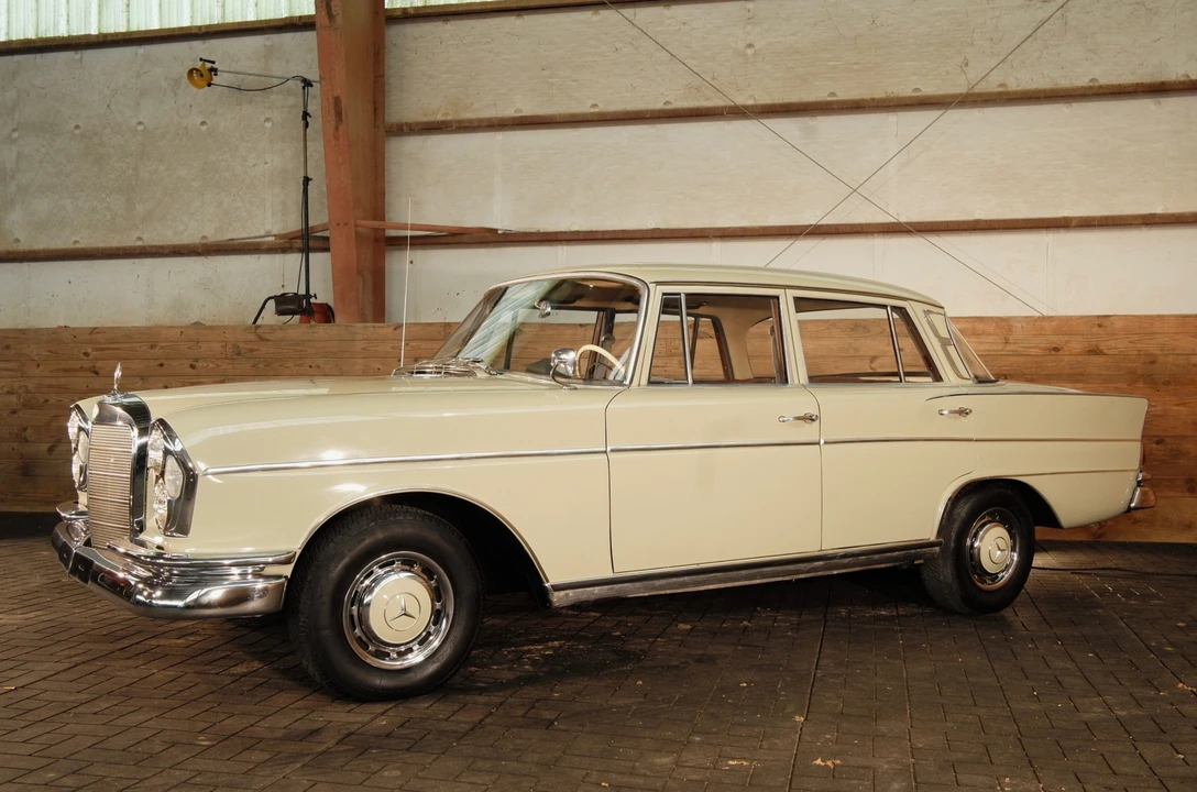 1963 Mercedes-Benz W112 - Image 7 of 31