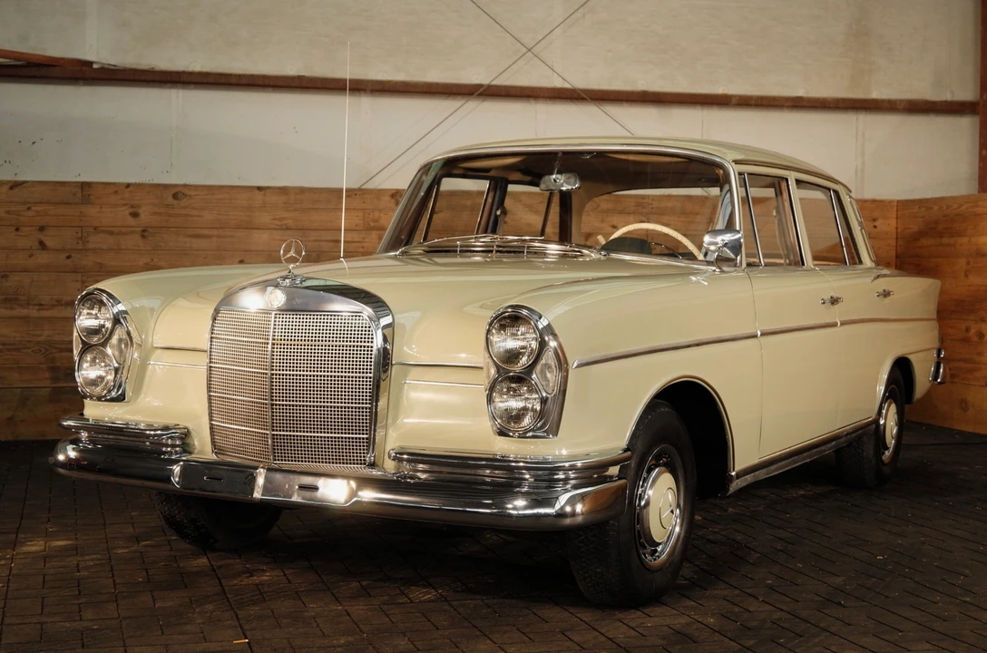 1963 Mercedes-Benz W112 - Image 5 of 31