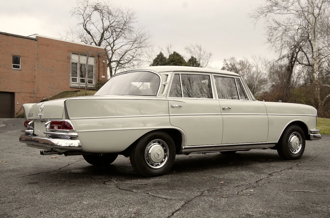 1963 Mercedes-Benz W112 - Image 14 of 31