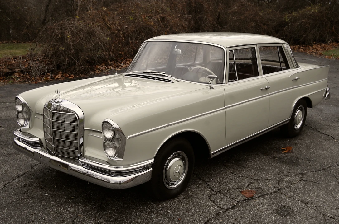 1963 Mercedes-Benz W112 - Image 2 of 31
