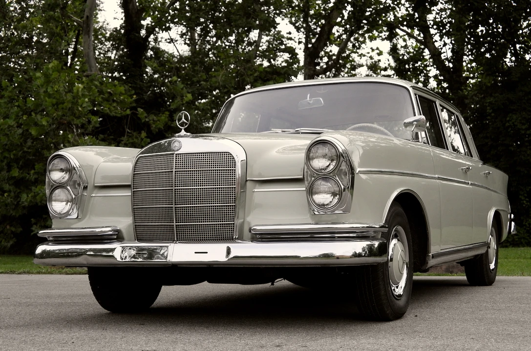 1963 Mercedes-Benz W112 - Image 2 of 31