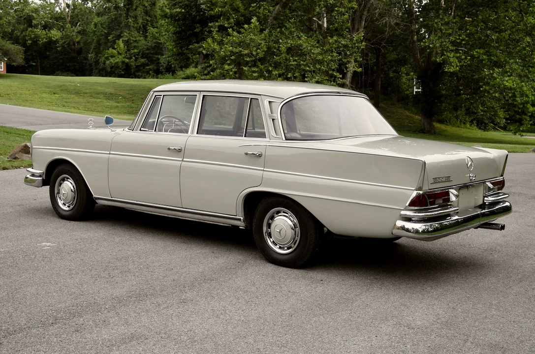 1963 Mercedes-Benz W112 - Image 9 of 31