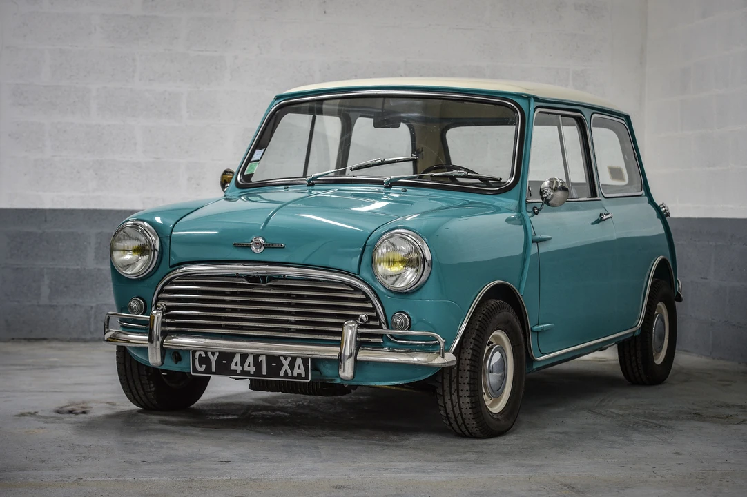 1963 Morris - Image 2 of 31