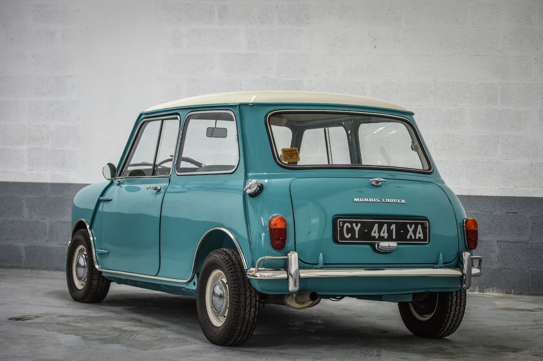 1963 Morris - Image 9 of 31