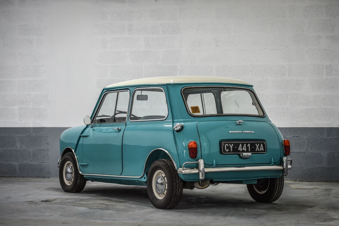 1963 Morris - Image 8 of 31