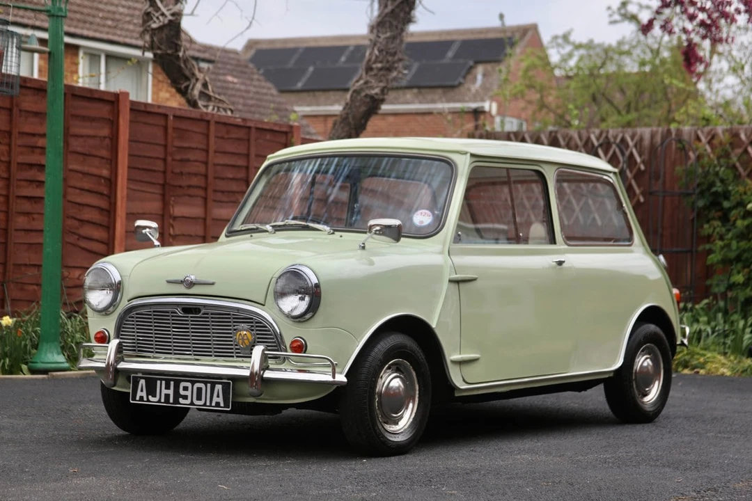 1963 Morris - Image 6 of 31