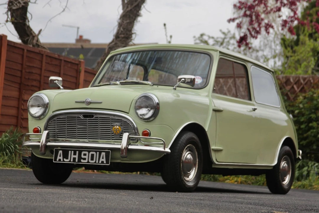 1963 Morris - Image 4 of 31