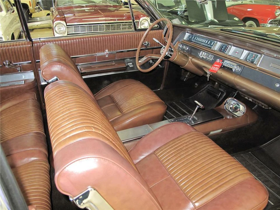 1963 Oldsmobile Starfire - Image 4 of 5