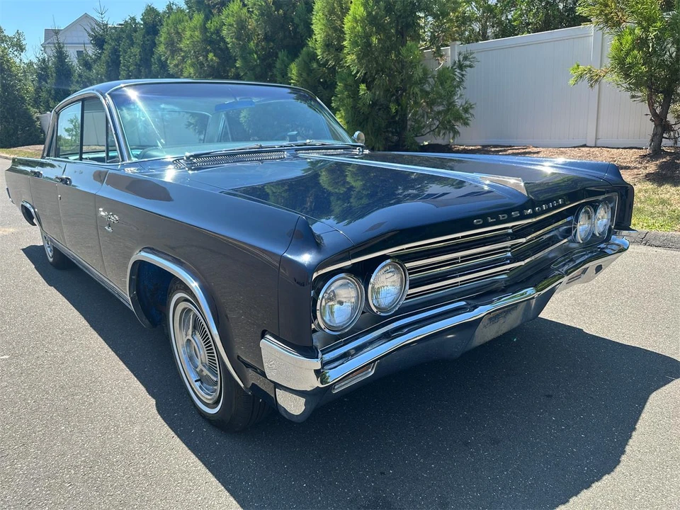 1963 Oldsmobile 98 - Image 9 of 31