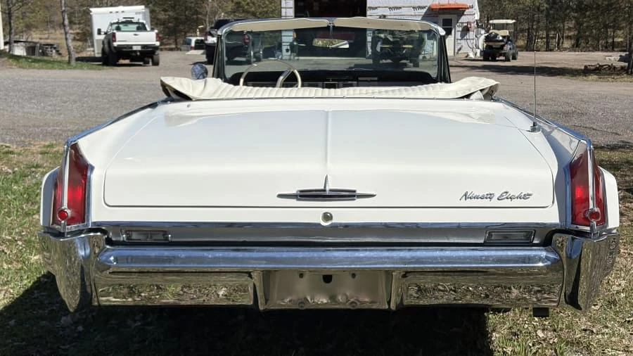 1963 Oldsmobile 98 - Image 3 of 4