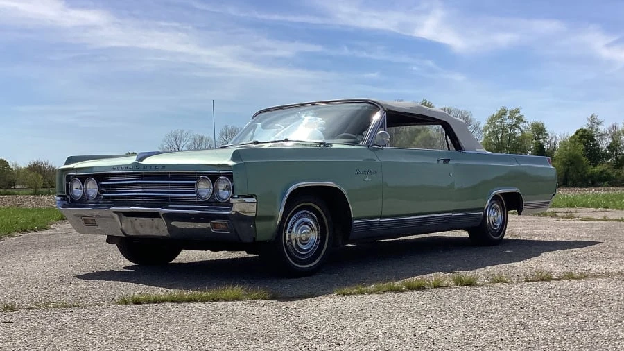 1963 Oldsmobile 98 - Image 5 of 9
