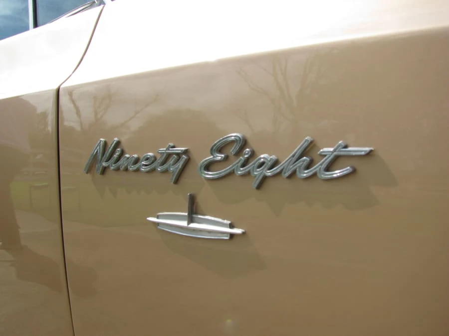 1963 Oldsmobile 98 - Image 8 of 10