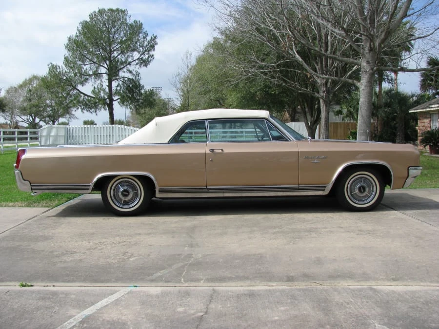 1963 Oldsmobile 98 - Image 9 of 10