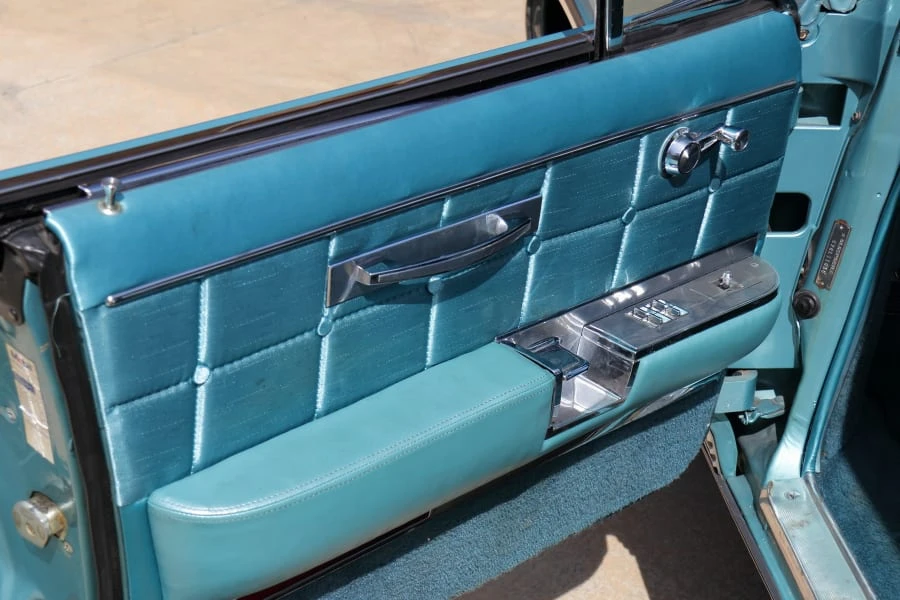 1963 Oldsmobile 98 - Image 23 of 31