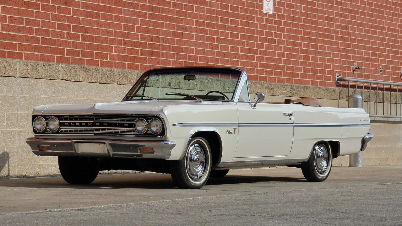 1963 Oldsmobile F-85 & Jetfire - Image 12 of 20
