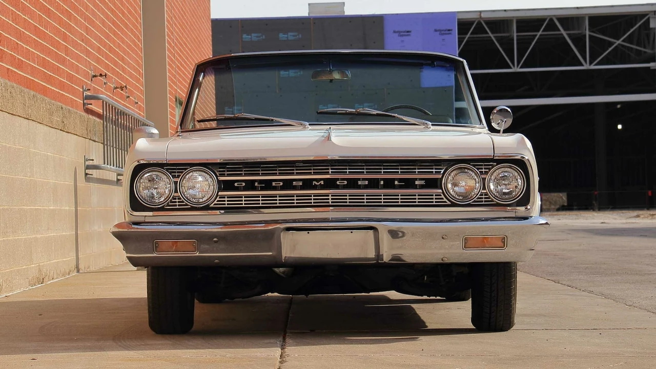 1963 Oldsmobile F-85 & Jetfire - Image 14 of 20