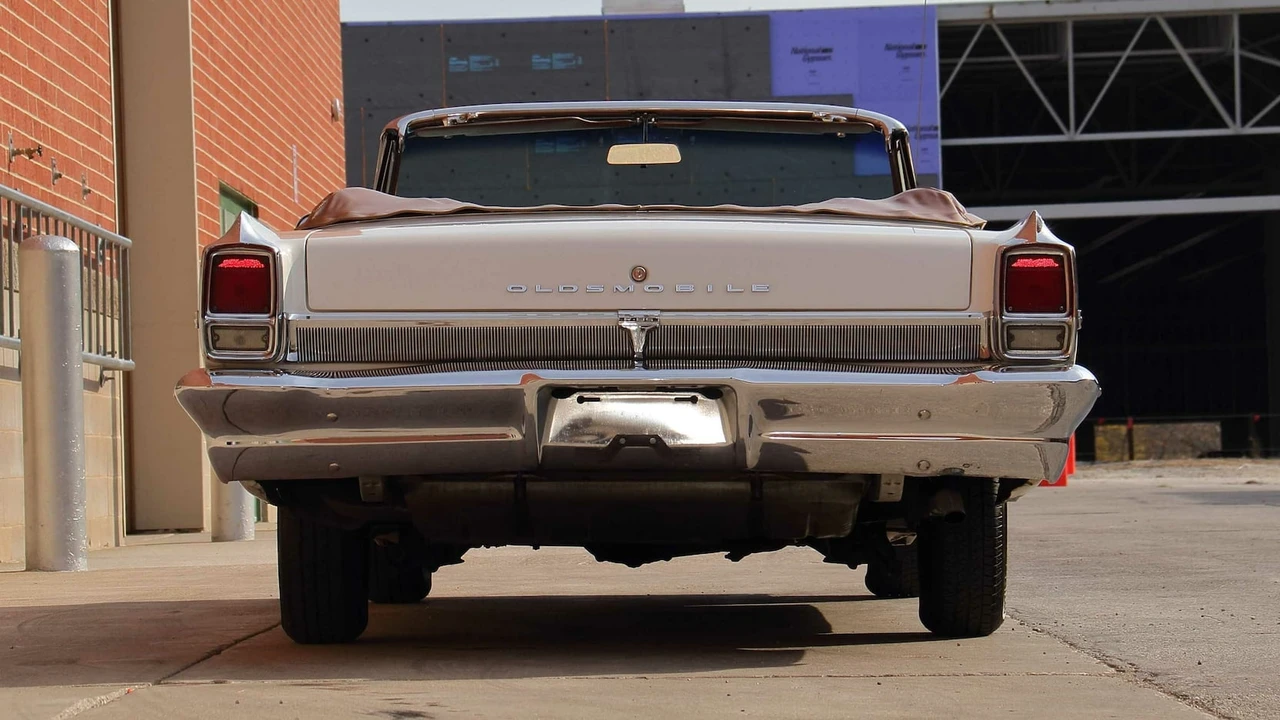 1963 Oldsmobile F-85 & Jetfire - Image 15 of 20