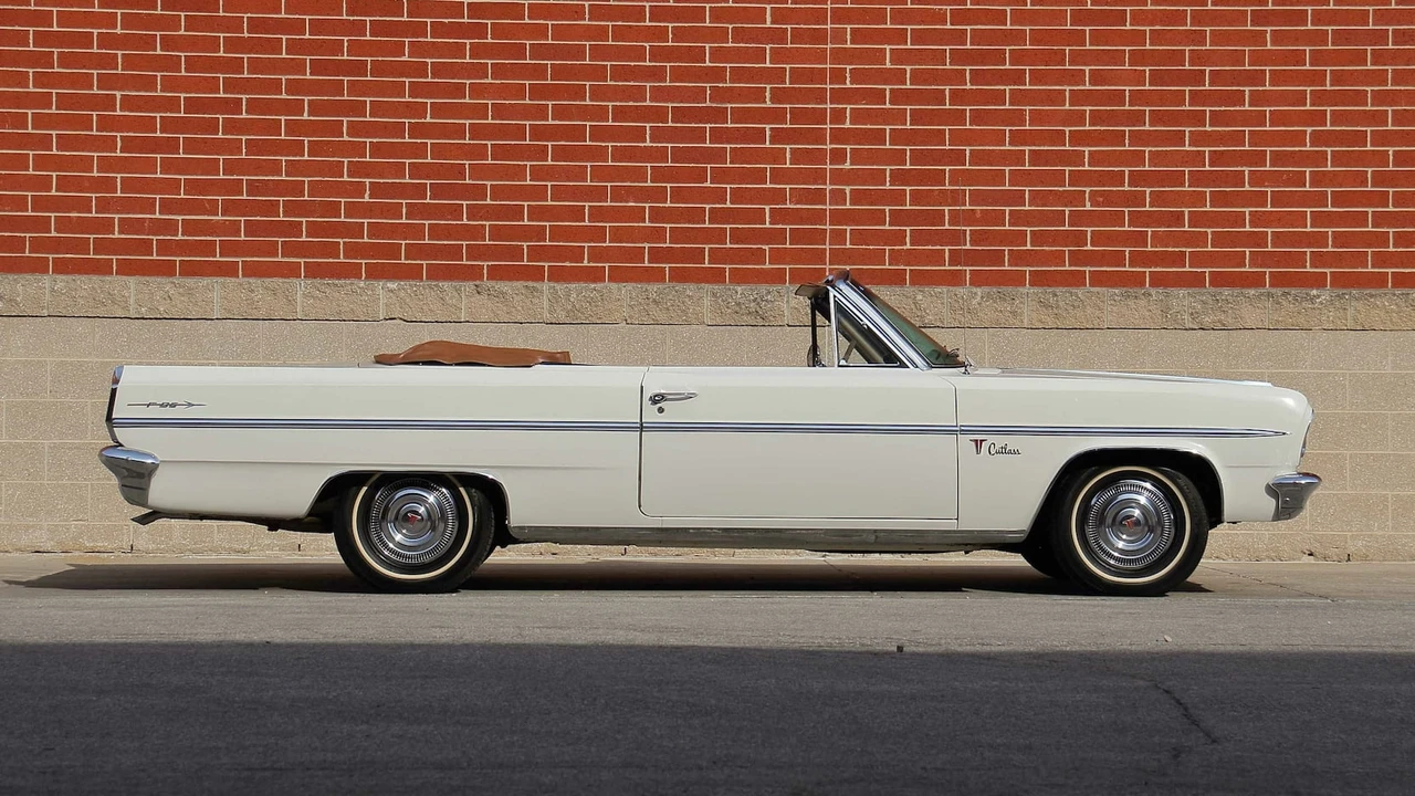 1963 Oldsmobile F-85 & Jetfire - Image 8 of 20