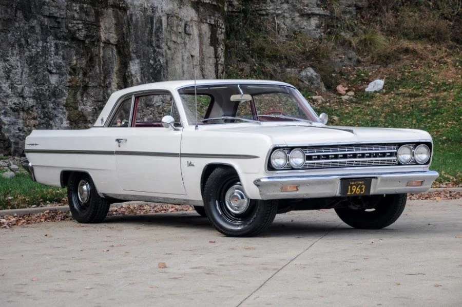 1963 Oldsmobile F-85 & Jetfire - Image 8 of 8