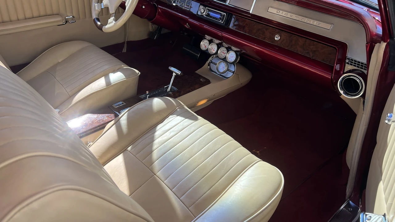 1963 Oldsmobile 88 - Image 6 of 9