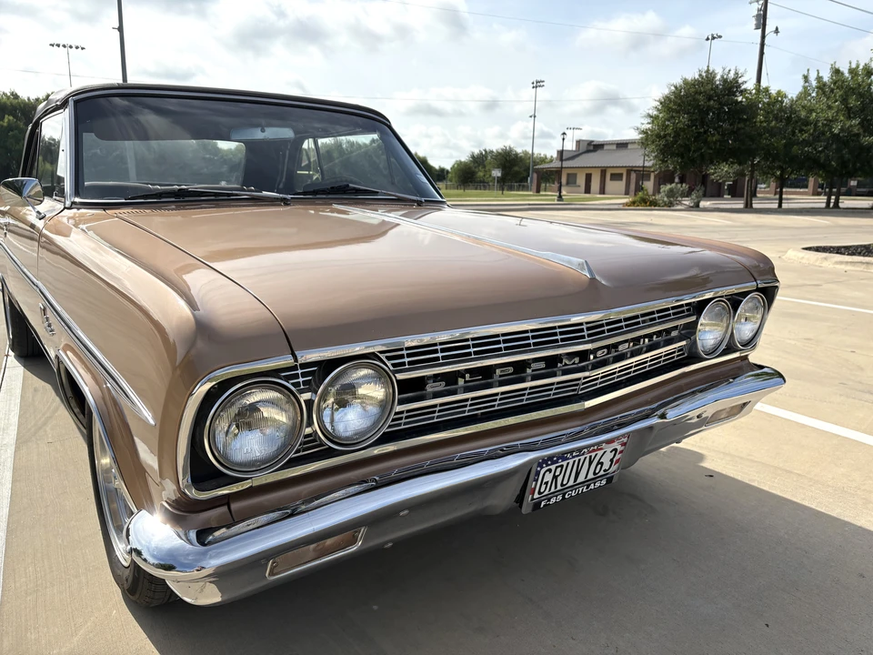 1963 Oldsmobile Cutlass 1st Gen - Image 12 of 31