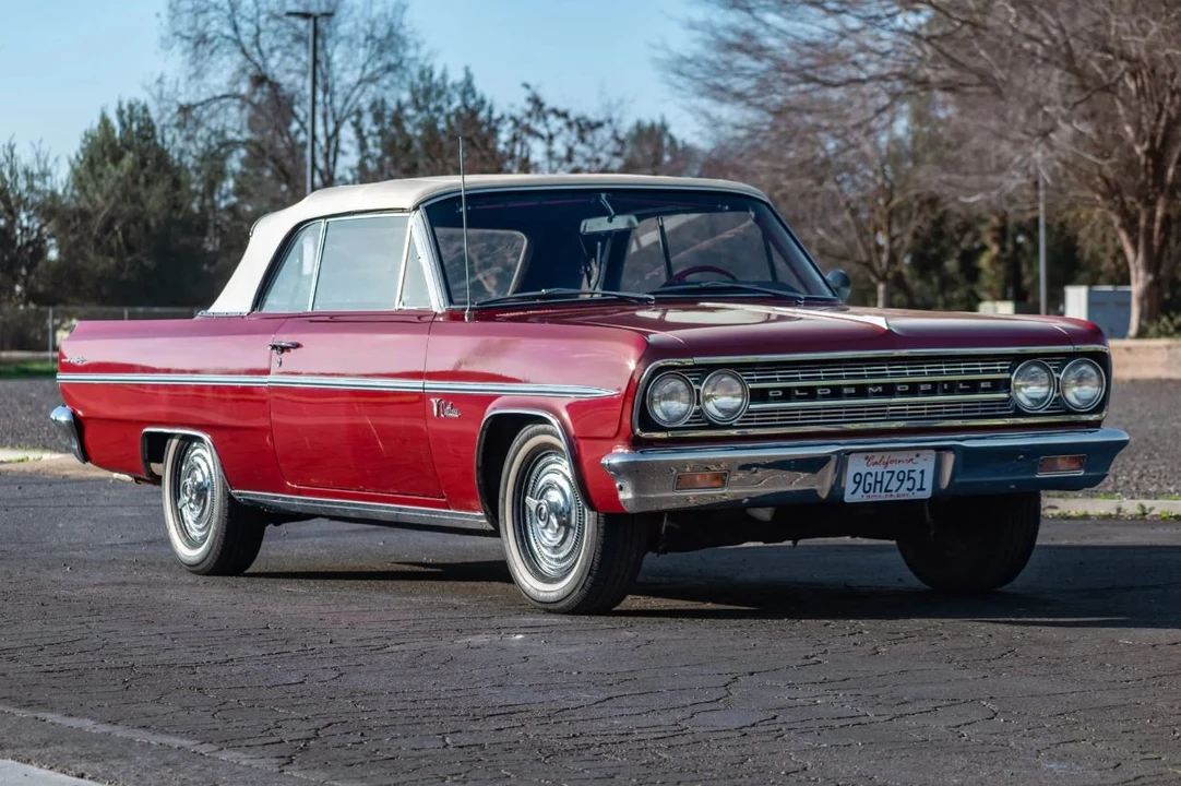 1963 Oldsmobile F-85 & Jetfire - Image 12 of 31
