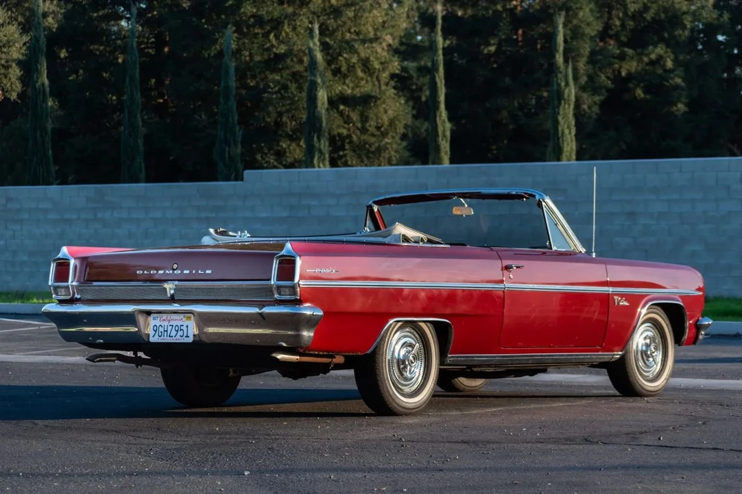 1963 Oldsmobile F-85 & Jetfire - Image 4 of 31