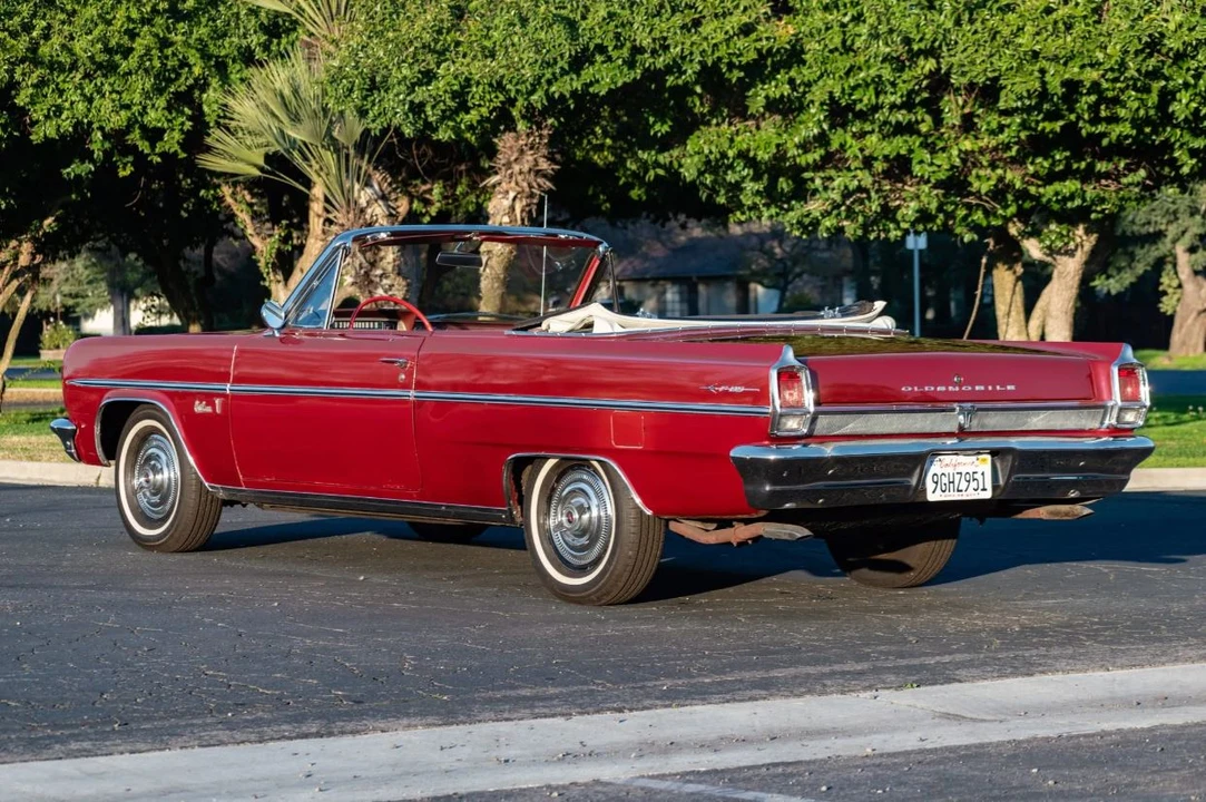 1963 Oldsmobile F-85 & Jetfire - Image 2 of 31
