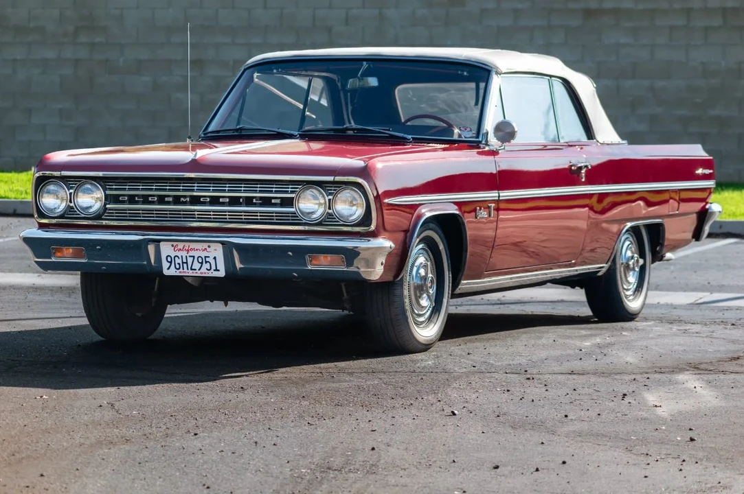 1963 Oldsmobile F-85 & Jetfire - Image 6 of 31