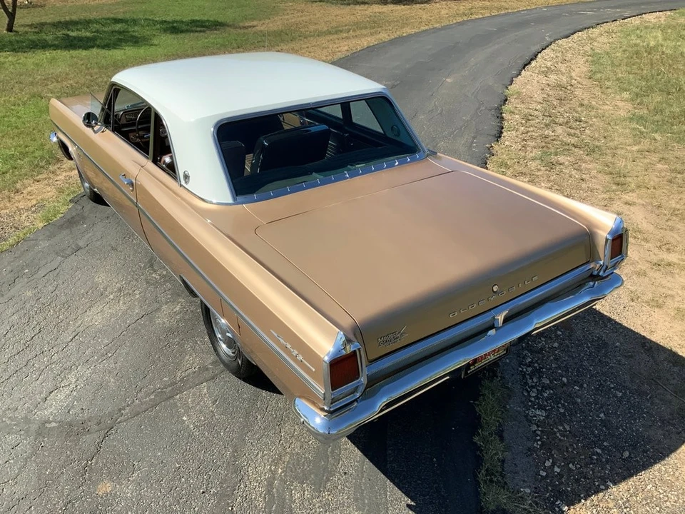 1963 Oldsmobile F-85 & Jetfire - Image 3 of 21