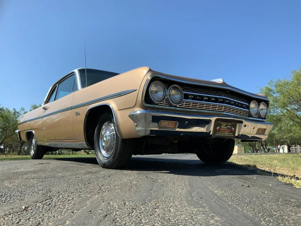 1963 Oldsmobile F-85 & Jetfire - Image 7 of 21