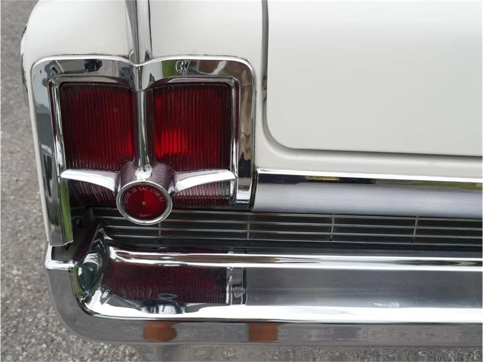 1963 Oldsmobile Starfire - Image 26 of 31