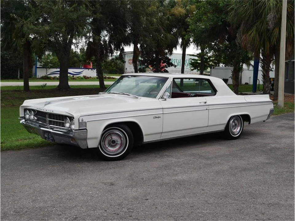 1963 Oldsmobile Starfire - Image 11 of 31