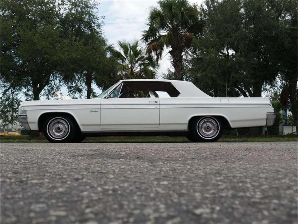 1963 Oldsmobile Starfire - Image 13 of 31