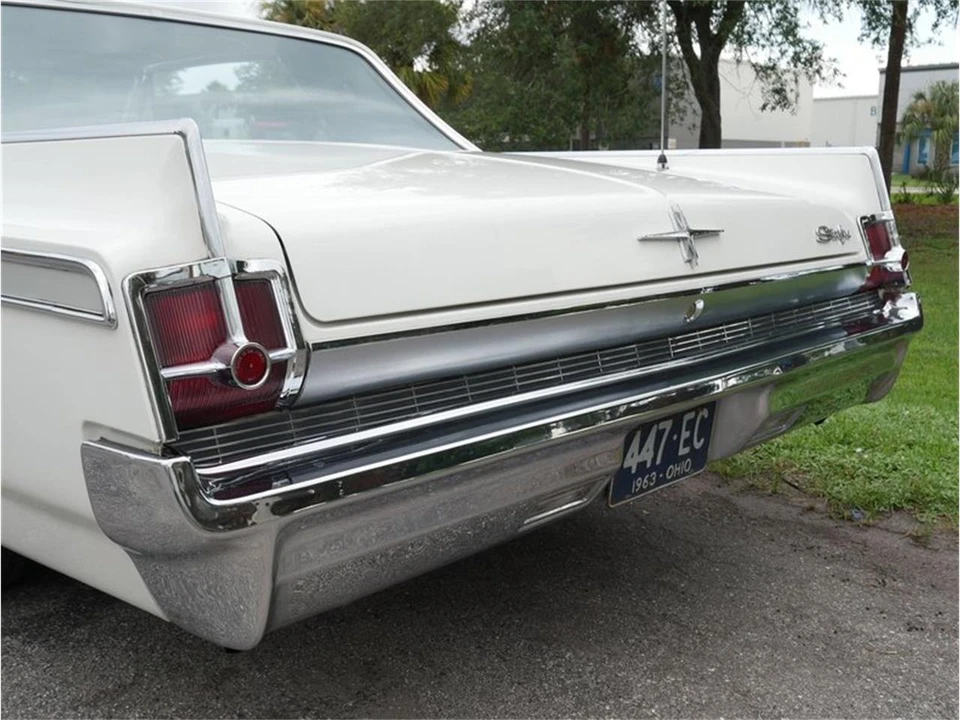 1963 Oldsmobile Starfire - Image 25 of 31