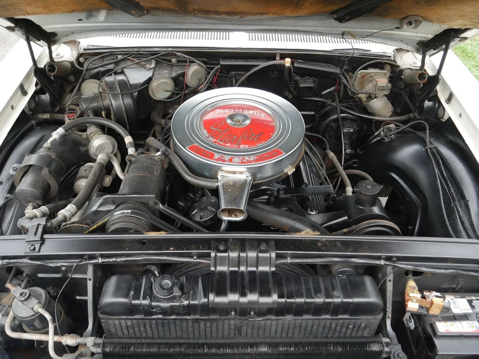 1963 Oldsmobile Starfire - Image 7 of 24