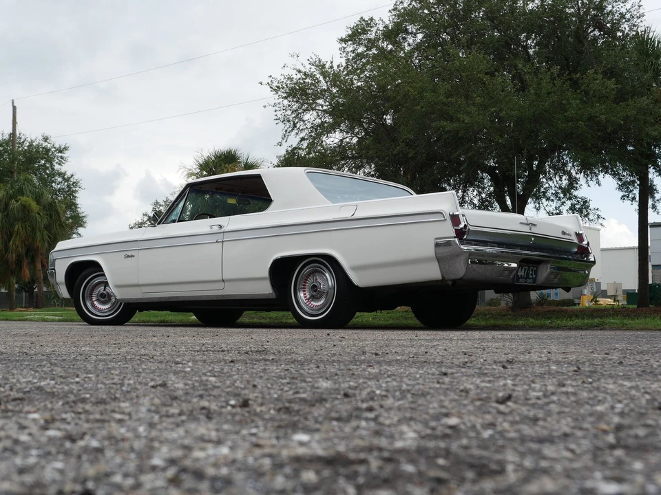 1963 Oldsmobile Starfire - Image 10 of 24