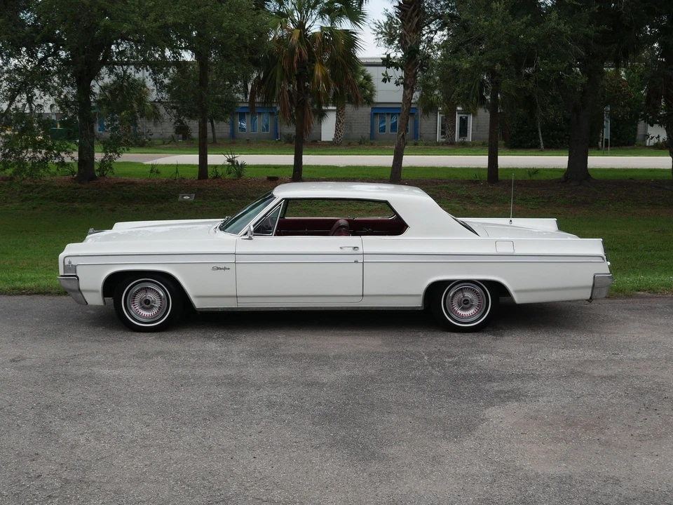 1963 Oldsmobile Starfire - Image 16 of 24