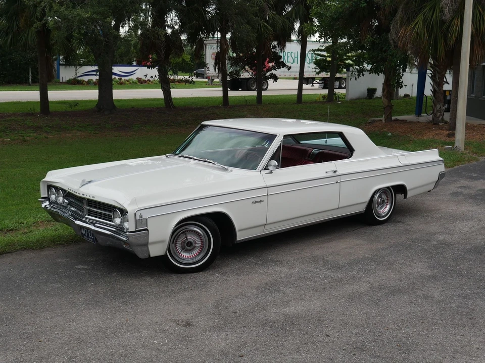 1963 Oldsmobile Starfire - Image 12 of 24