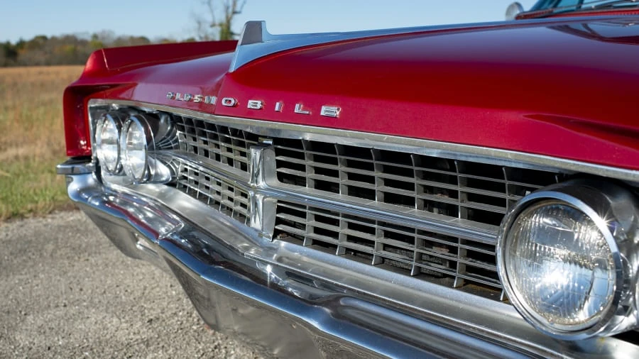 1963 Oldsmobile Starfire - Image 9 of 12