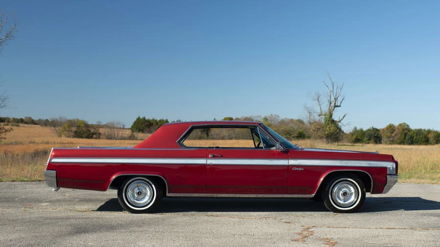 1963 Oldsmobile Starfire - Image 11 of 12