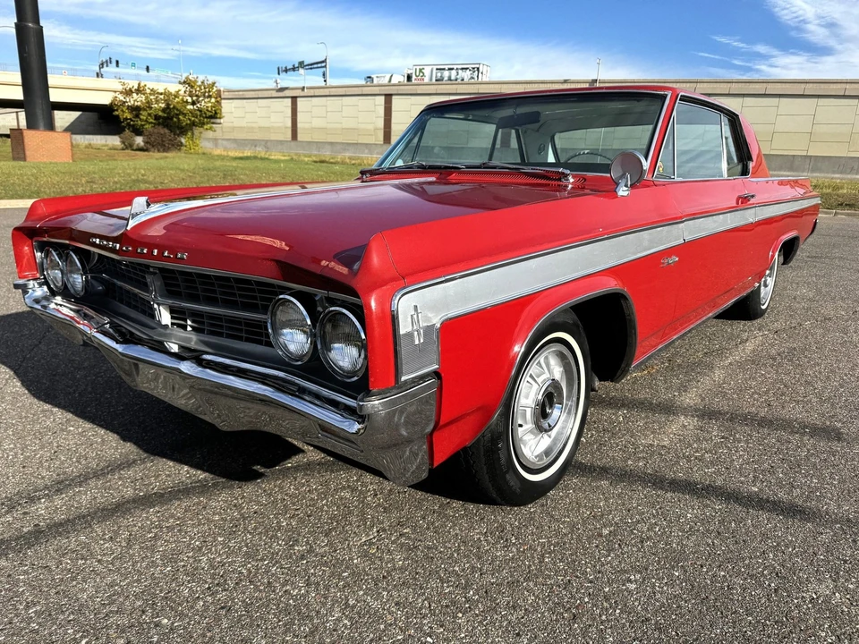 1963 Oldsmobile Starfire - Image 8 of 21