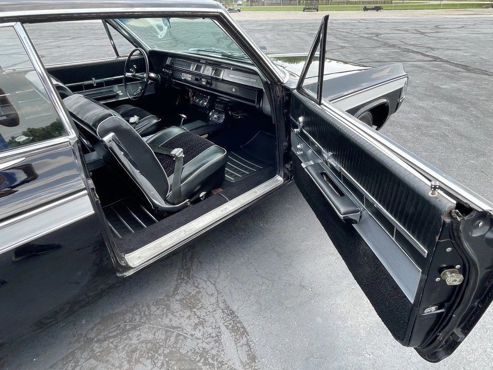 1963 Oldsmobile Starfire - Image 12 of 18