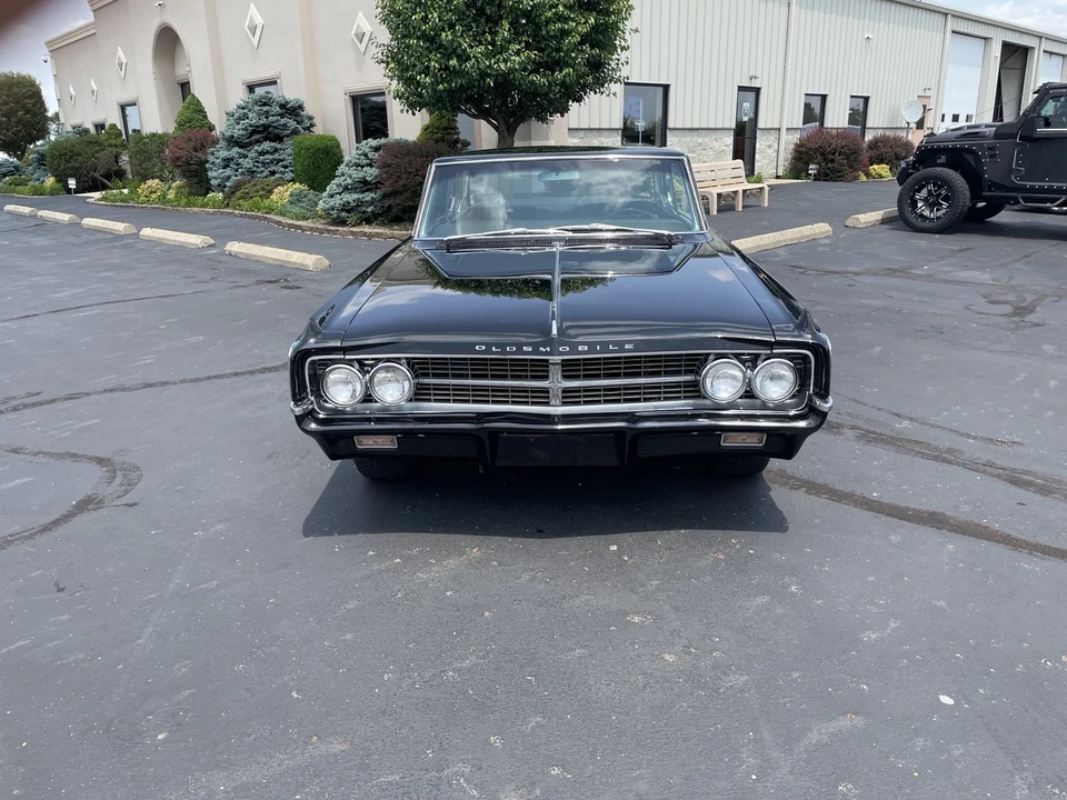 1963 Oldsmobile Starfire - Image 8 of 18