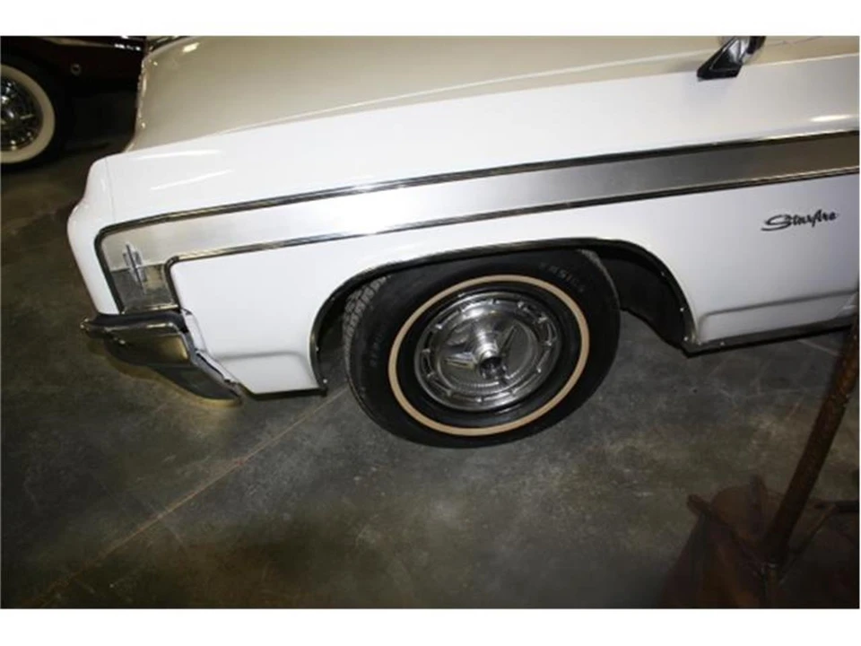 1963 Oldsmobile Starfire - Image 4 of 31