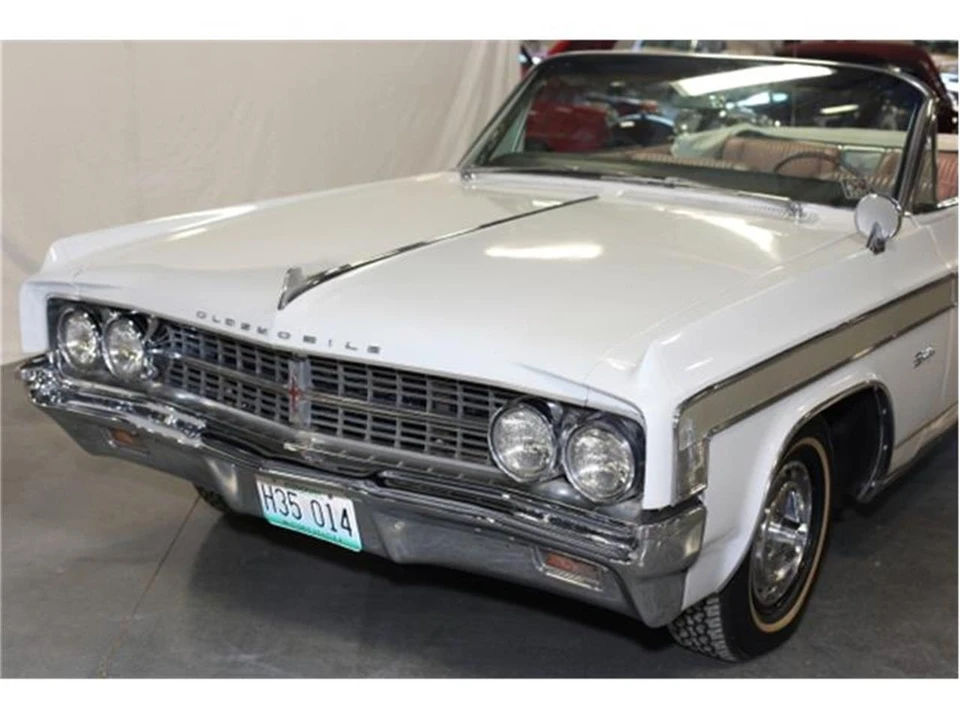 1963 Oldsmobile Starfire - Image 5 of 31