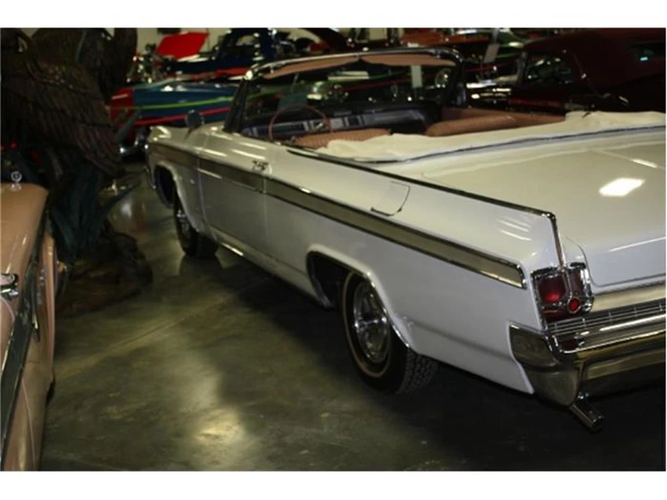 1963 Oldsmobile Starfire - Image 6 of 31