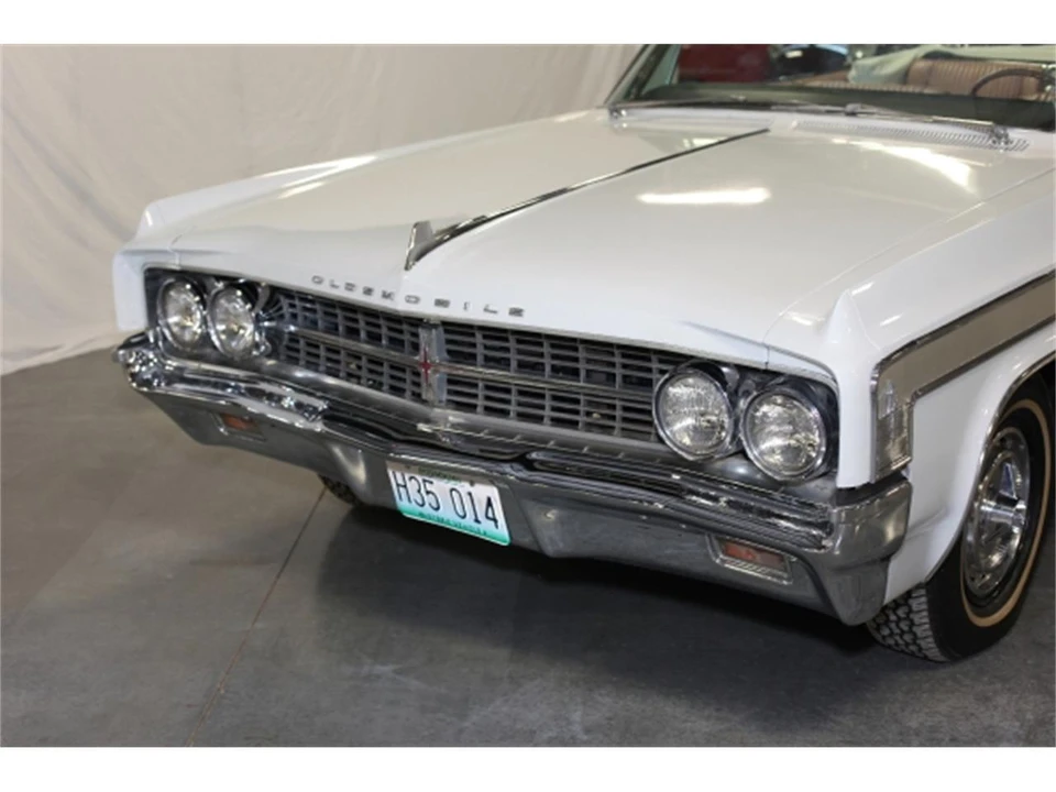 1963 Oldsmobile Starfire - Image 27 of 31