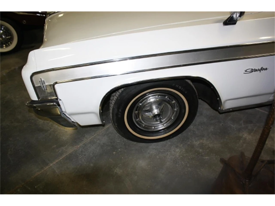 1963 Oldsmobile Starfire - Image 28 of 31