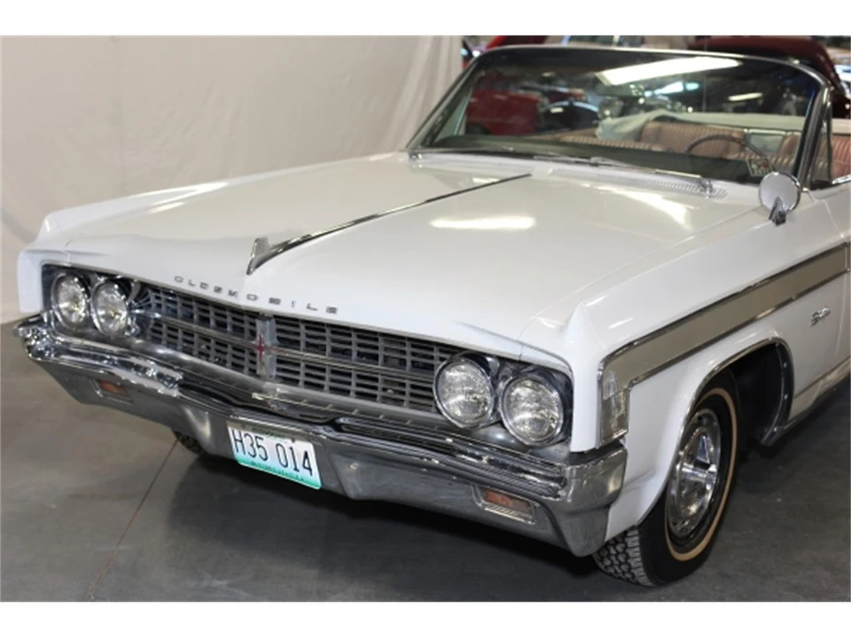 1963 Oldsmobile Starfire - Image 29 of 31